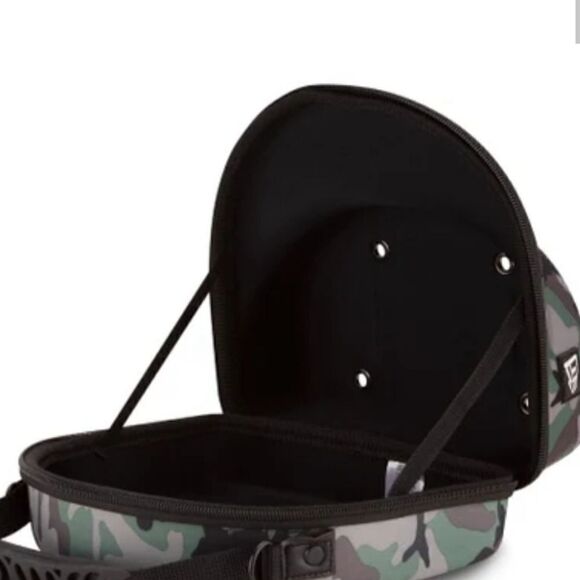 New Era CapWoodland Camo 2-Pack Cap Carrier - Picture 4 of 5